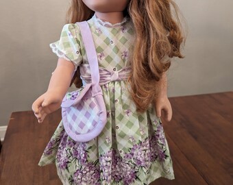 2 vestidos PRIMAVERA con zapatos lavanda, sombrero y bolso para muñeca de 18"