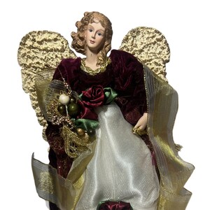 Vintage hars hars boomtopper | Fluwelen jurk bordeauxrode rozen | Kerstboom | Gouden vleugels