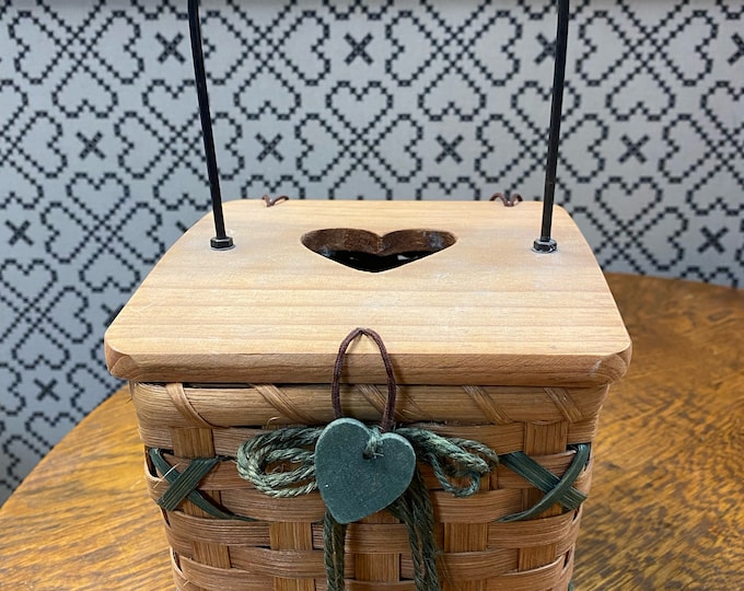 Wicker Rattan Tissue Basket with Heart Details and Handle - Small Lidded Basket with Green