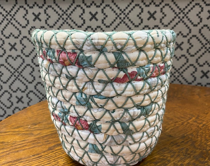 Vintage Rolled Rag Rug Basket Planter Round Primitive Farmhouse Cottagecore