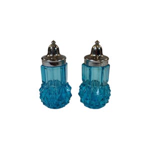 Glas Salz Pfeffer Streuer | Indiana Glas hellblauer Diamantpunkt | Metalldeckel | Vintage Geschirr | Geschirr | Gastgeschenk