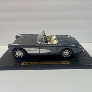 Vintage Road Tough Chevrolet Corvette 1957 Die Cast Metal 1:18 Model Car Grey w/ Stand