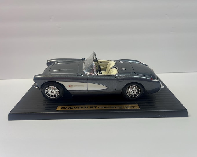 Vintage Road Tough Chevrolet Corvette 1957 Die Cast Metal 1:18 Model Car Grey w/ Stand