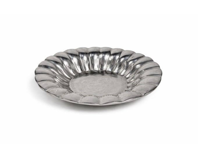 Pewter Bowl Silver Large Fruit Serving Holland Boone Shell Scalloped Round Replacement Dishes Holiday Party Wedding Gift Traditional Home