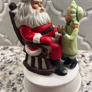 Santa Porcelain Music Box Milano Porcelain Wind Up Music 1982 Mann Santa Claus is coming to town
