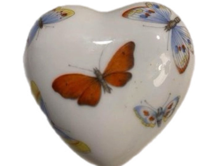 Vintage | Chinoiserie | Limoges Chamart | France Porcelain | butterfly motif | Trinket box