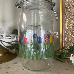 Vintage ARC Floral Tulip Storage Jar / Bote de vidrio con bisagras de metal de 1,5 litros / Niveau De Remplissage