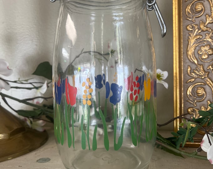 Vintage ARC Floral Tulip Storage Jar / 1.5 Liter Metal Hinged Glass Canister / Niveau De Remplissage
