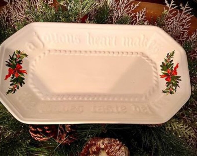 Festive | Vintage | 12" Pfaltzgraff Christmas | Heritage |White Bread Tray | Decorated | Holly
