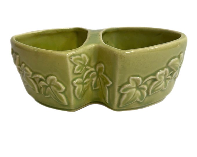 Vintage | Mid Century | Green Ivy Vine Leaves Pottery Planter |  Marked USA 525 | Cottage core Farmhouse Granny Core | Succulents Kitchen