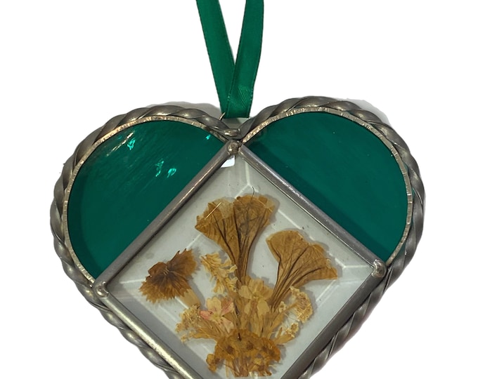 Glass Ornament Suncatcher Handmade | Stained Glass Heart Shape  Dried Flowers Green | Forged Metal | Unique Gifts Widow Decor Sun catcher