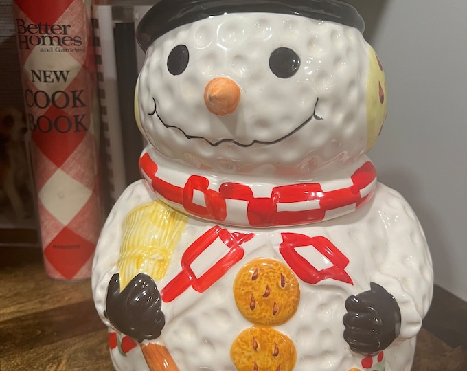 Snowman Ceramic Cookie Jar by Gibson Holidays Christmas Buttons Broom Carrot nose Winter