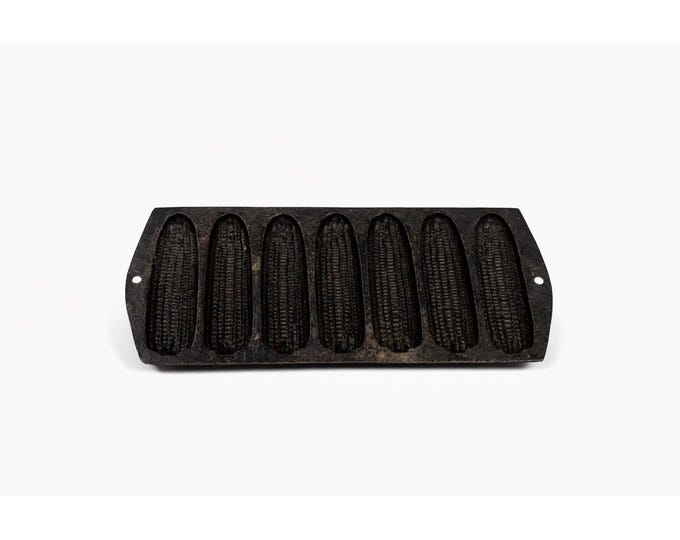Cast Iron Cornbread Corn Cob Stick Muffin Molds Pan 7 Mold Made in USA Vintage Kitcheware Baking Servingware Cookware Farmhouse Primitive