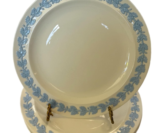 Vintage Wedgwood Embossed Queensware Dinner Plates | Set 4 Blue Lavender On Cream Dinnerware Serveware | Grand Millennial Coastal Grandma