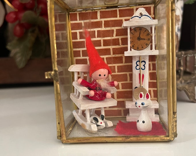 Vintage 1950s Ornament Santa  Elf Waiting for Christmas Glass Shadow Box Diorama