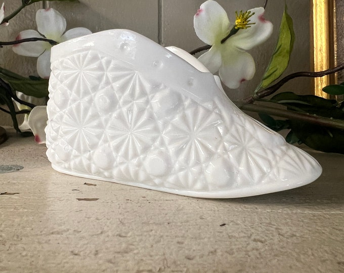 Vintage Fenton daisy and button milk glass baby bootie, Old Virginia glass bootie, white glass