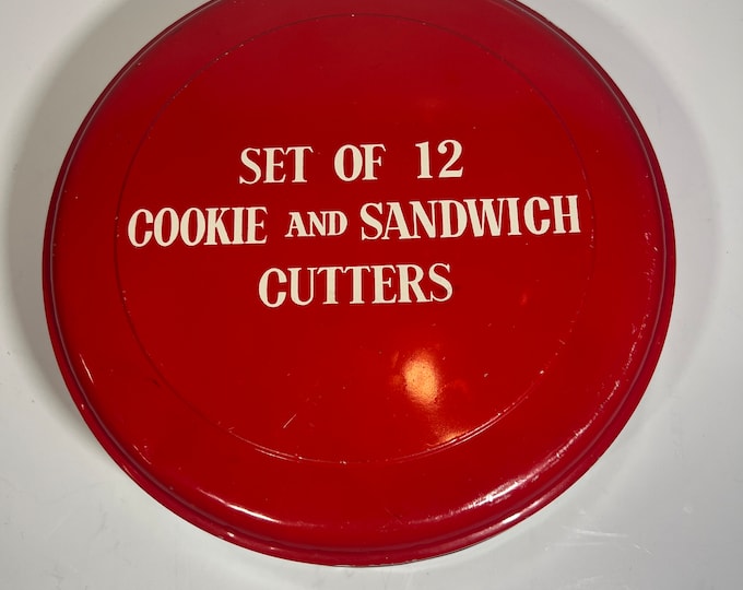 Vintage Set | 12 | Cookie and Sandwich Cutters | Red and white tin | Hoan Japan Made