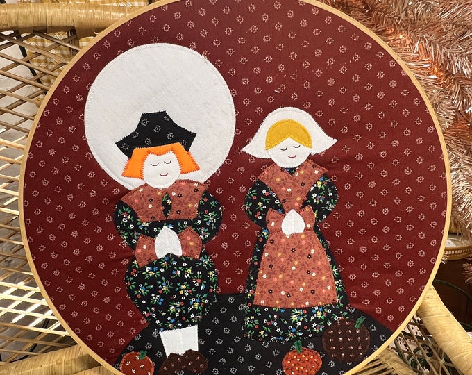 Vintage Handmade Applique Wall Hanging Thanksgiving Pilgrims Wood Hoop Frame