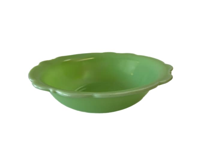 Serving Bowl Depression Glass Large Scolloped Collectible | McKee Jadite Skokie Green Vintage Kitchenware Retro dishes Uranium Glow Cottage