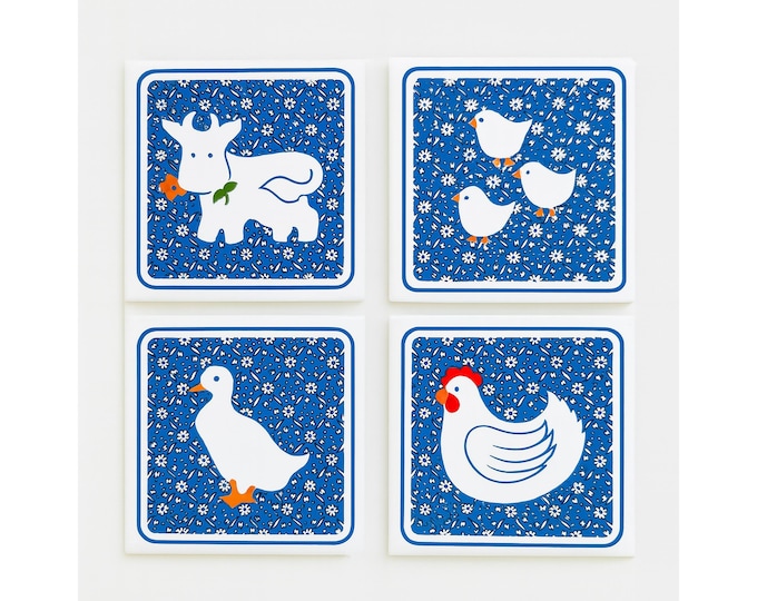 Trivet Set Footed Farm Scene | Price Products Chicken Chicks Duck Cow Set 4 | Farmhouse Country Cottage Granny Core Chintz | Original Box
