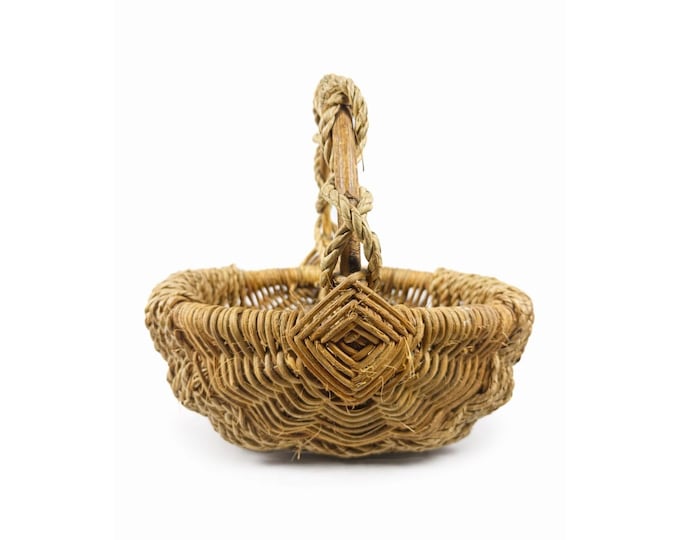 Egg Buttocks Basket Primitive Hand Woven Southern Splint Oak Primitive Handmade Farmhouse Vintage Cottage Granny Core Kitchen Decor