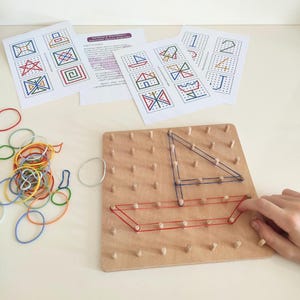 Geoboard with Rubber Bands - Wooden Montessori Preschool Learning Tool - Natural Kindergarten Educational Peg Board - Geometry Math Board