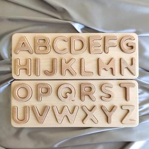 Rompecabezas de madera con el alfabeto Montessori para niños, juguete educativo para aprender letras, regalo ecológico y natural sostenible.
