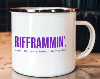 Taza esmaltada de rana cornuda Riffram, regalo personalizado de graduación de TCU, recuerdo de la universidad, taza de campamento personalizada de 355 ml para exalumnos, taza morada