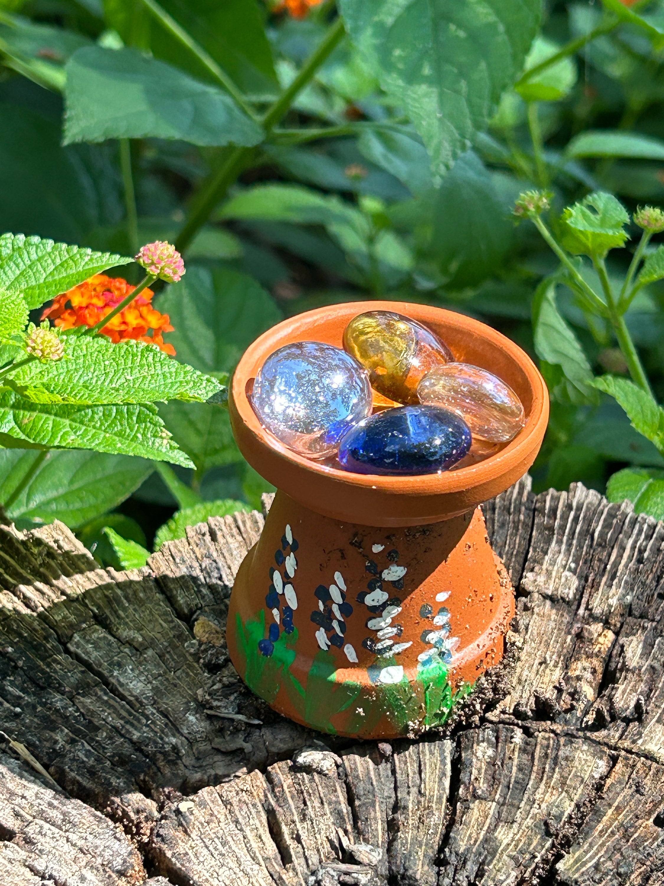 Bee Fountain for Flower Beds Bushes Potted Plants, Handpainted