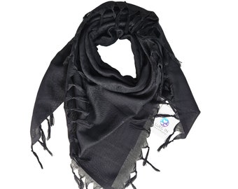 Black Kufiya, Palestinian scarves called Hatta or Kufiya