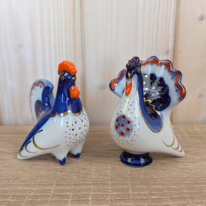 Handbemalte Hahn- und Pfauenfiguren, Porzellan-Tierset, Lomonossow, UdSSR, Vintage aus den 1970er Jahren