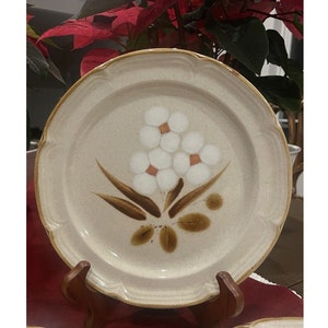 Vintage The Classics Hearthside Stoneware Somerset Salad Plate Set of (4)