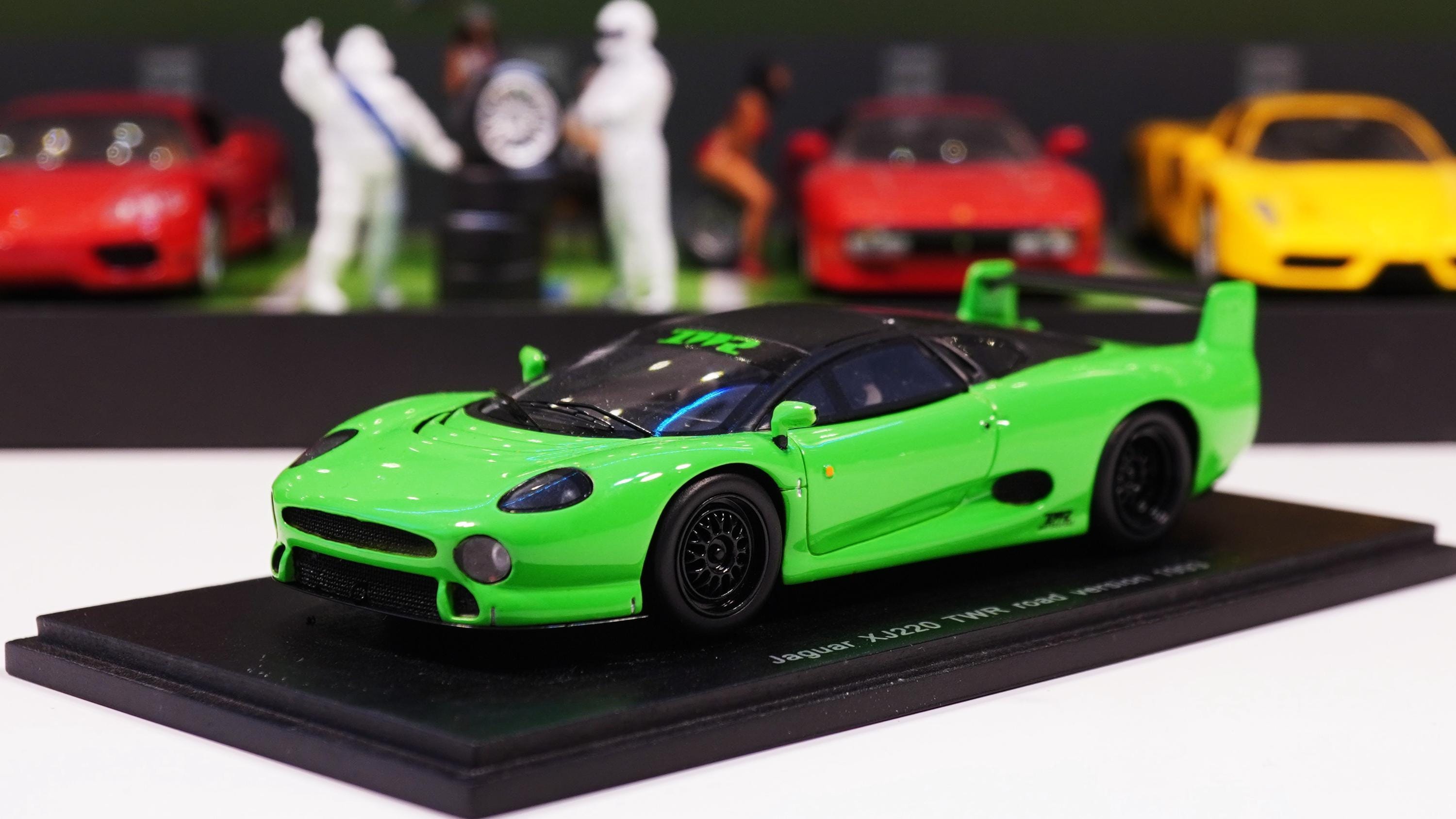 Spark Jaguar XJ220 ミニカー 1/43 1:43 Scale Spark Jaguar XJ220. - SPR Motorsport.com