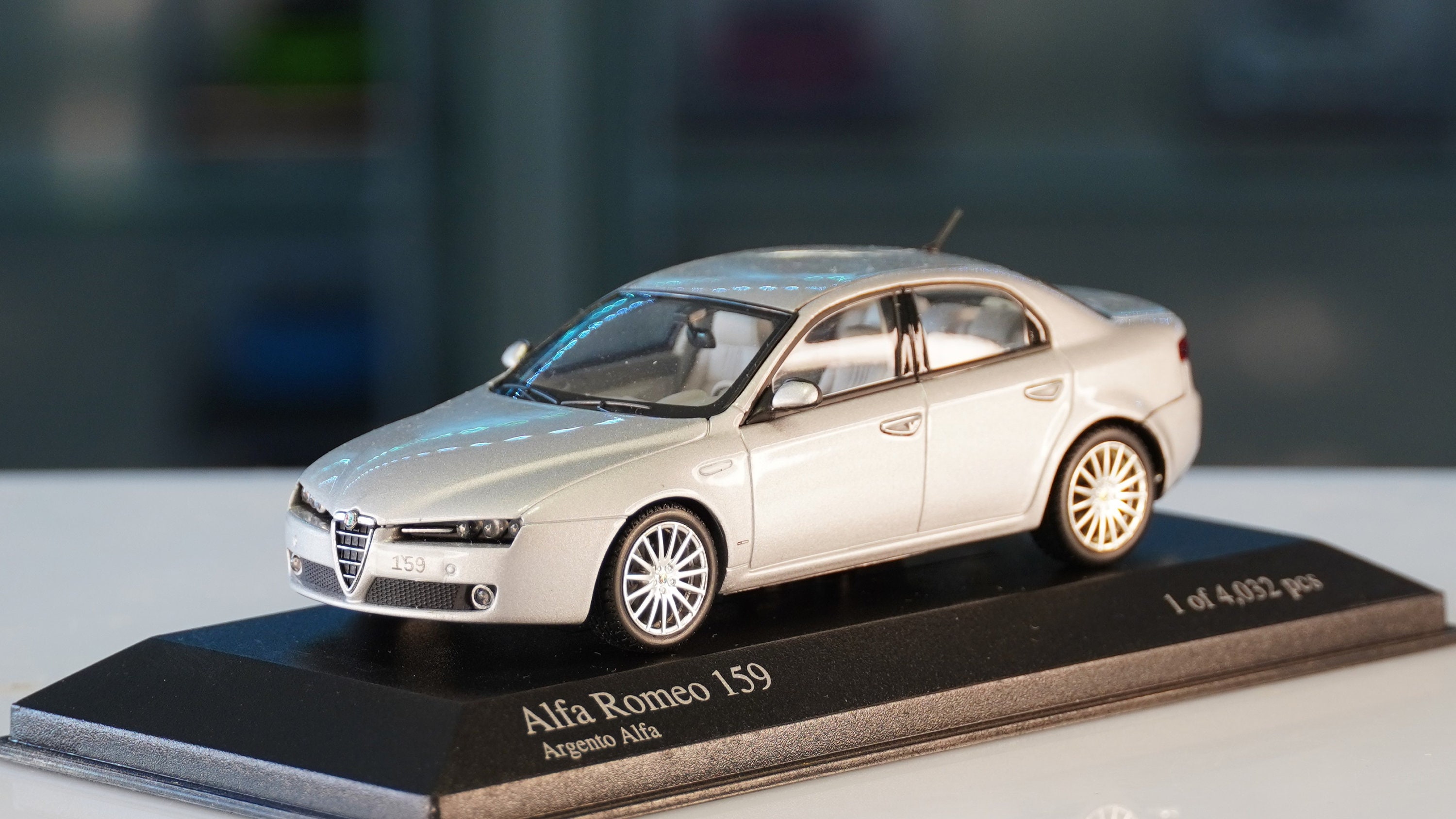 1/43 Alfa Romeo Mito アルファロメオ・ミト & キャリアカー ２台セット 1⁄43 Alfa Romeo ⁄ アルファロメオ MiTo  | 1⁄43 Minichamps