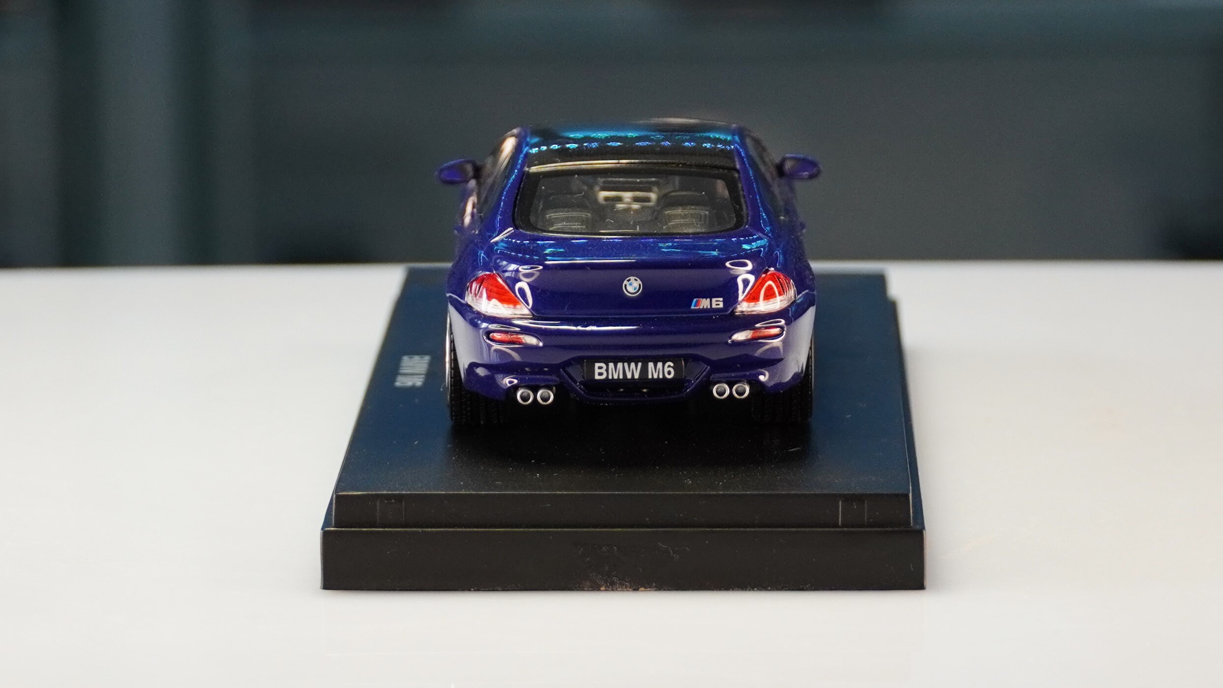 ディーラー特注 1/18 BMW M6 E63 ブルー usd 良品 引っこ抜く