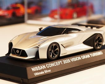 Voitures de tourisme miniatures 1:43 Nissan