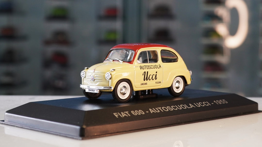 Maqueta OPO 10 – Fiat 600 1957 Escala 1/43 En Metal Con Base Y Caja De Maqueta OPO 10 – Fiat 600 1957 Escala 1/43 En Metal Con Base Y Caja De