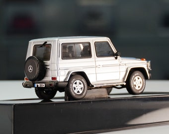 Mercedes-Benz G-Klasse 1/43スケール Norev 1:43 Mercedes-Benz G-Class Year 2015 silver 351333