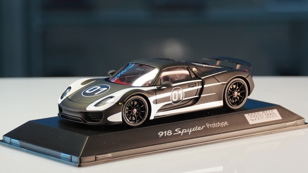 Amazon | 限定車 PORSCHEディーラー特注 spark model 1/43