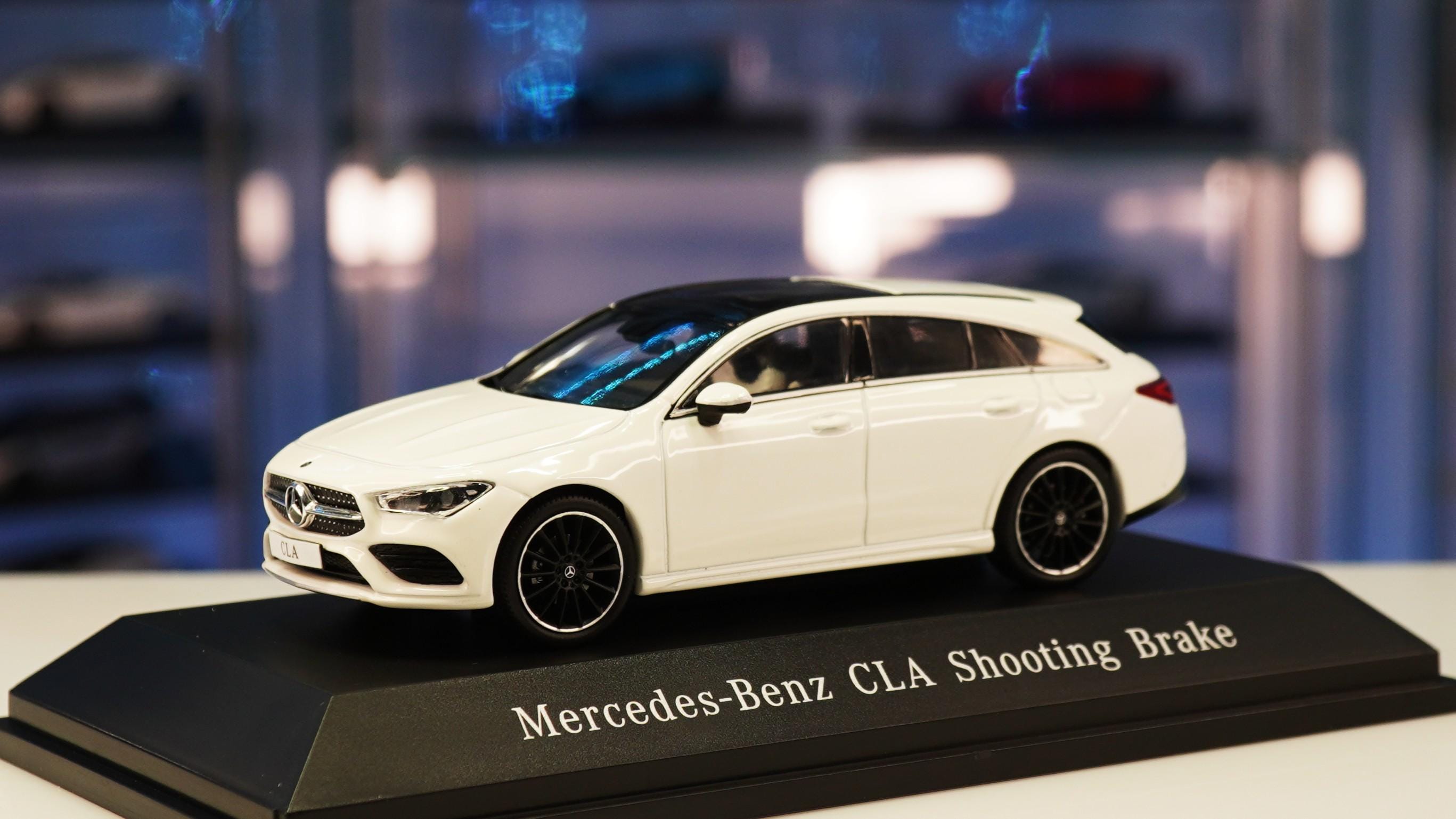 1/43 Mercedes-Benz 　CLA shooting Brake Spark 1/43 Mercedes Benz CLA Shooting Brake X118 Denim Blue