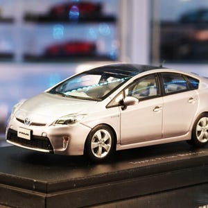 Toyota Prius Moonroof - Ebbro 1/43