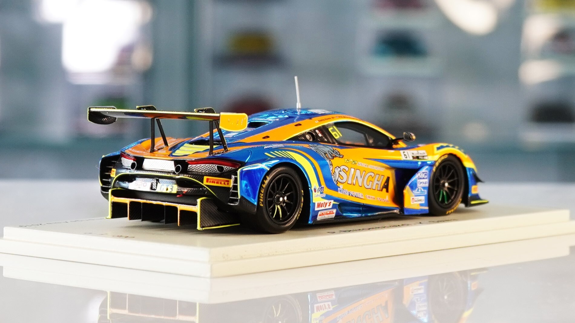Mclaren 720S GT3 No.61 ABSSA Motorsport Blancpain GT World