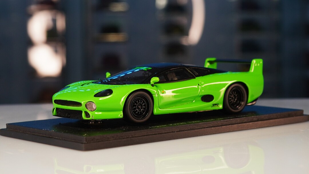 トレーラー　1/43 IXO イクソ 1/43 マック Fシリーズ 1977 ブラック 模型 ミニカー