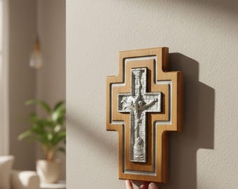 Cruz da Santa Esperança em madeira, símbolo cristão em resina epóxi que brilha no escuro