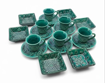 Zestaw ceramicznych kubków do kawy z tłoczeniem i czekoladową miseczką