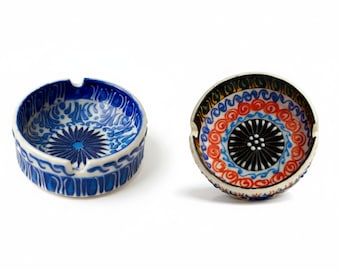 Ręcznie robiona kompaktowa popielniczka ceramiczna