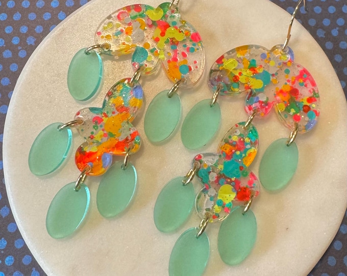 Frosted Light Green Acrylic Dangle Earrings: Hand-Painted Splatter Design
