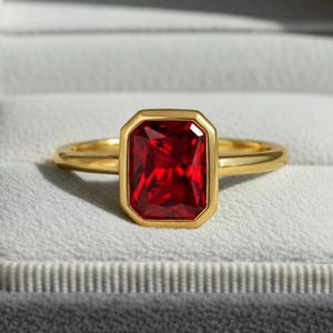 Emerald Cut Granaat Solitaire Ring, Rode Edelsteen Stapelbare Ring, Enkele Steen Verlovingsring, Januari Birthstone Ring, Valentijnsdagcadeau