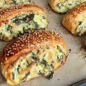 Spinach and Feta, (8) Pcs, - Sweet Creations 408