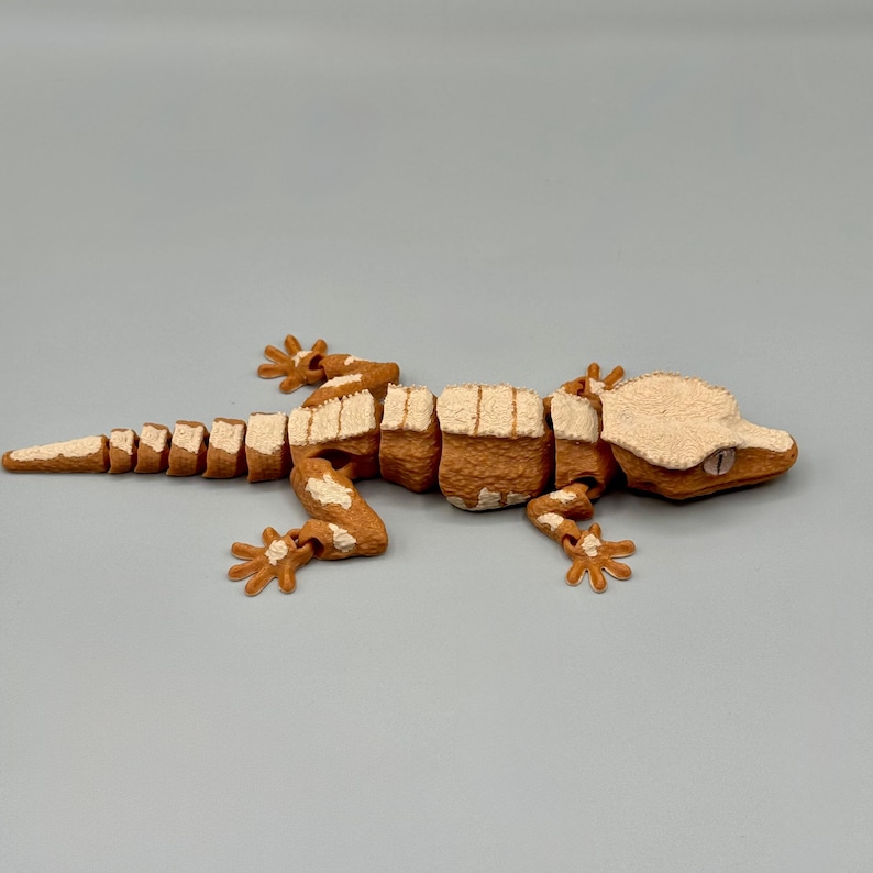 Crested Gecko Flexi Toy, Articulated 3D Printed Lizard Fidget Desk Animal image 5